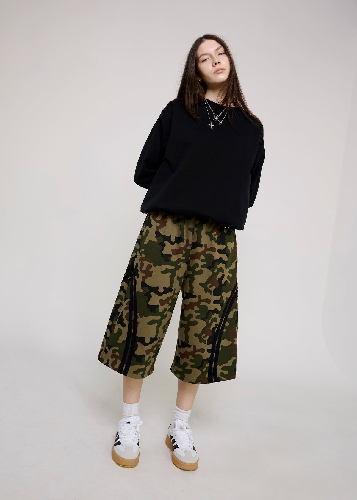 BUBBLE ARMY shorts